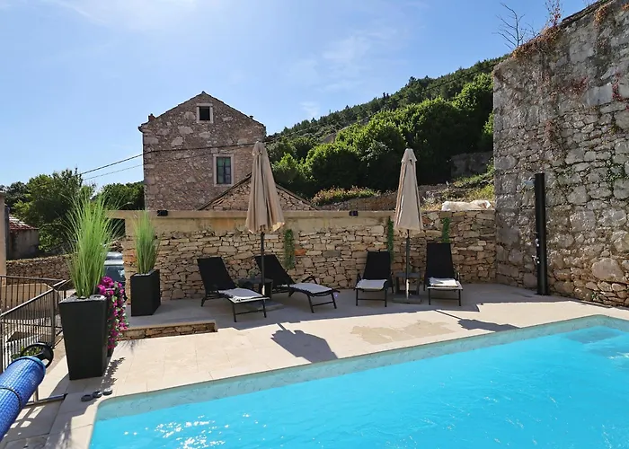 Tranquilla With Heated Pool Feriehus